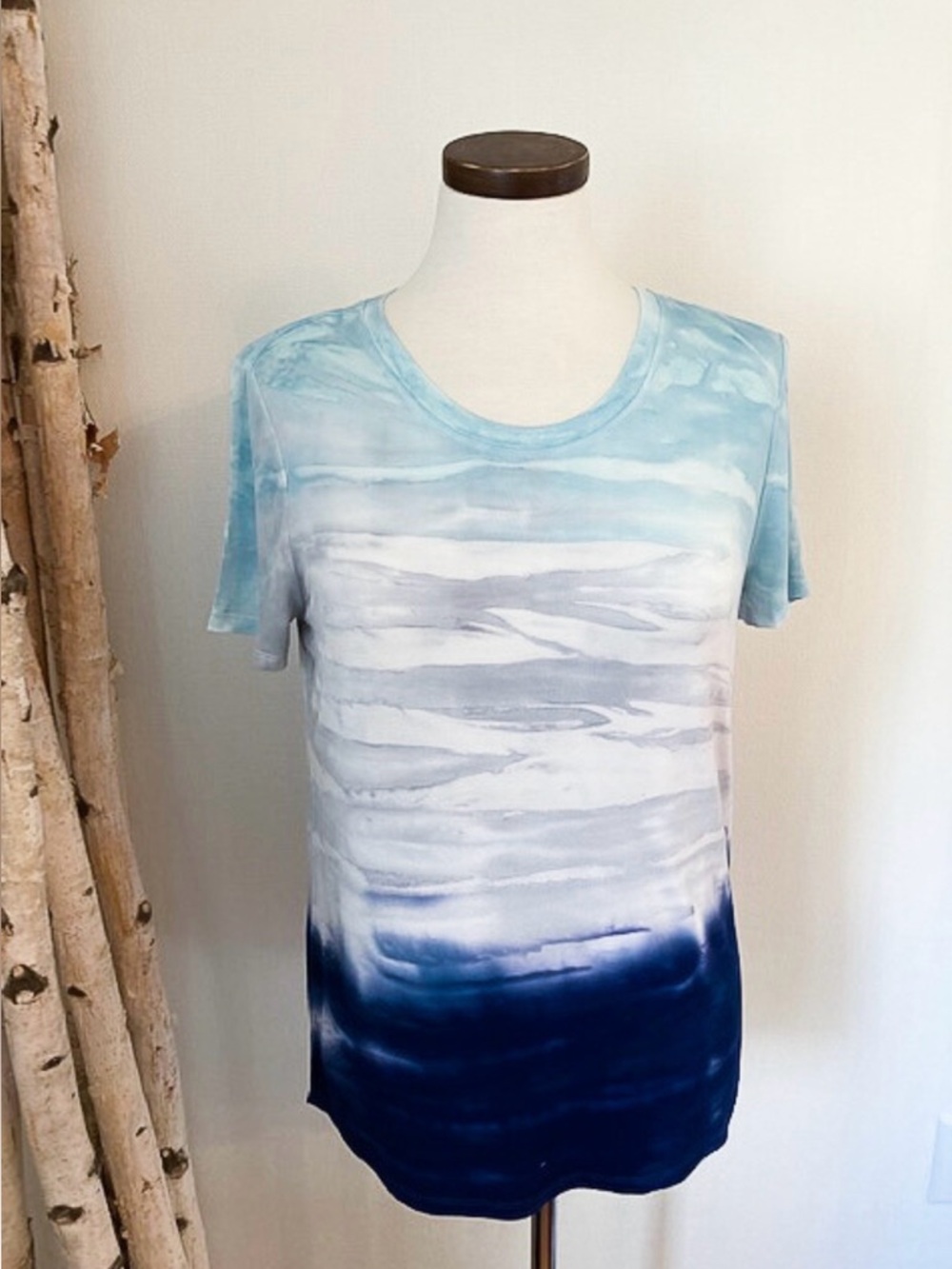 Tribal Short Sleeve Tie-Dye Tee in Light Blue and Navy
